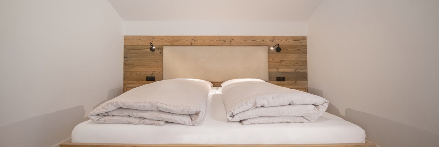 Camera con letto matrimoniale negli appartamenti dell'alloggio vacanze miramor