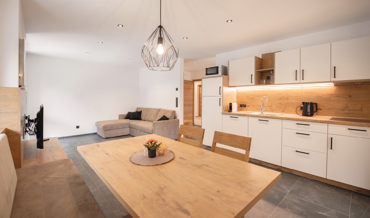 miramor: Comfortable and smart holiday flats in Raschings Modernly furnished flat with fully equipped kitchen/living room