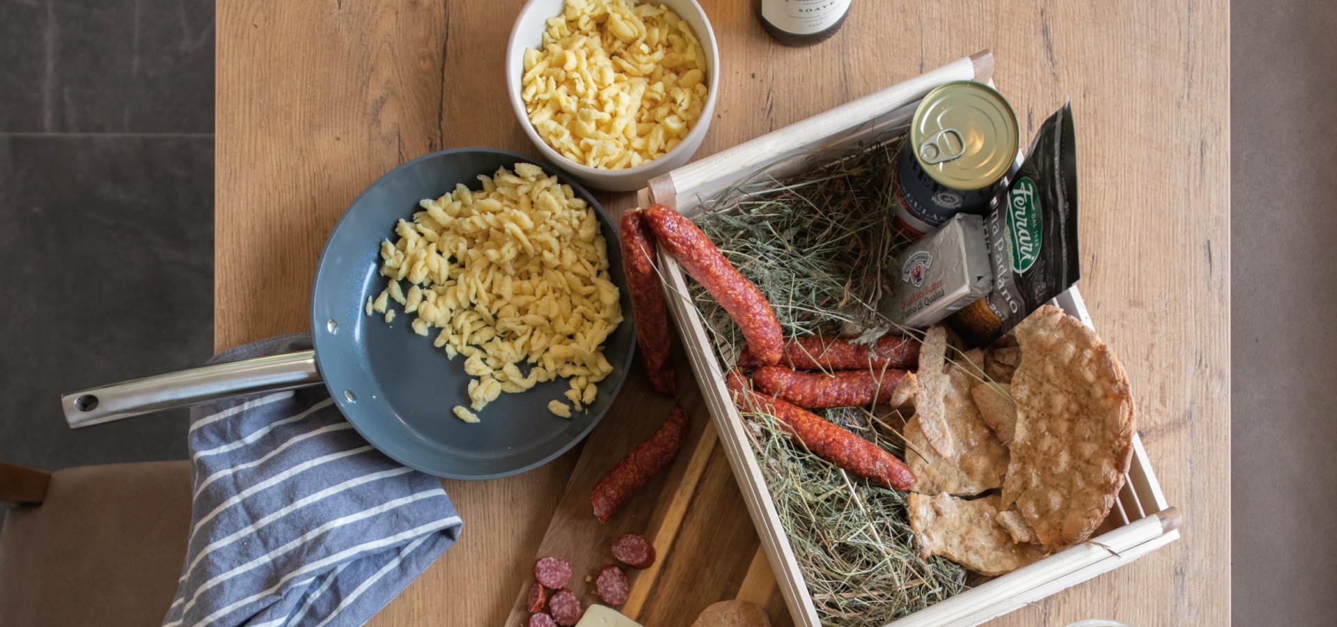 miramor: homemade traditional South Tyrolean delicacies in a dinner basket Dinner basket with homemade traditional South Tyrolean delicacies such as various dumplings or cold cuts