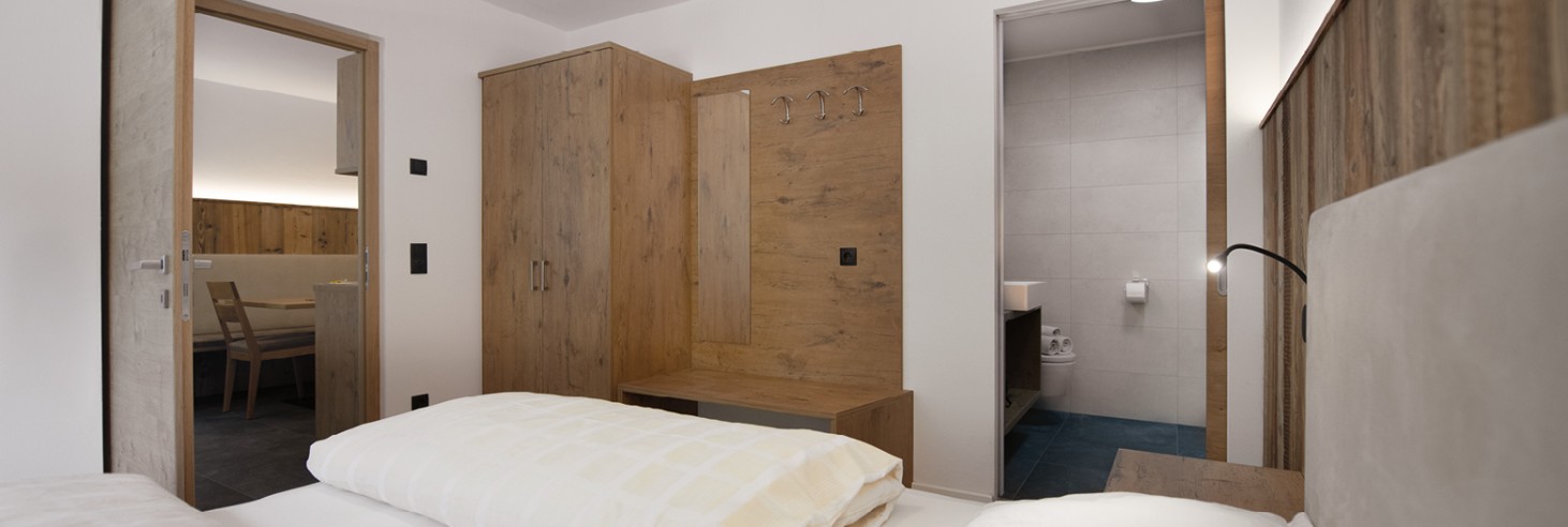 Una camera doppia dell'Apartmets planara in casa vacanze miramor, appena arredata